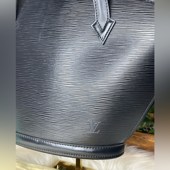 (MT77) Authentic Louis Vuitton PM Epi  St Jacques - Picture 4 of 15